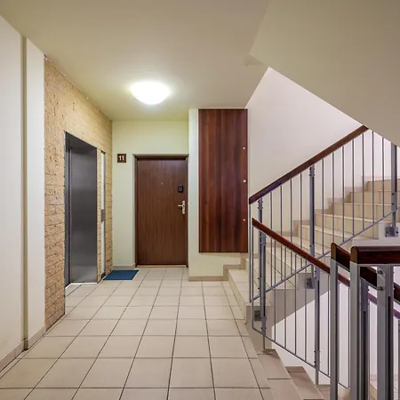 Wygledowska 2-bedroom By Bookinghost شقة *